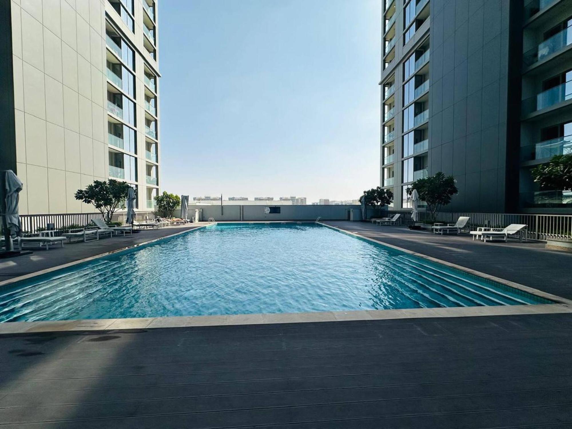 Creek Views 1 Bedroom Mins To Downtown In Sobha Creek Vistas Dubai