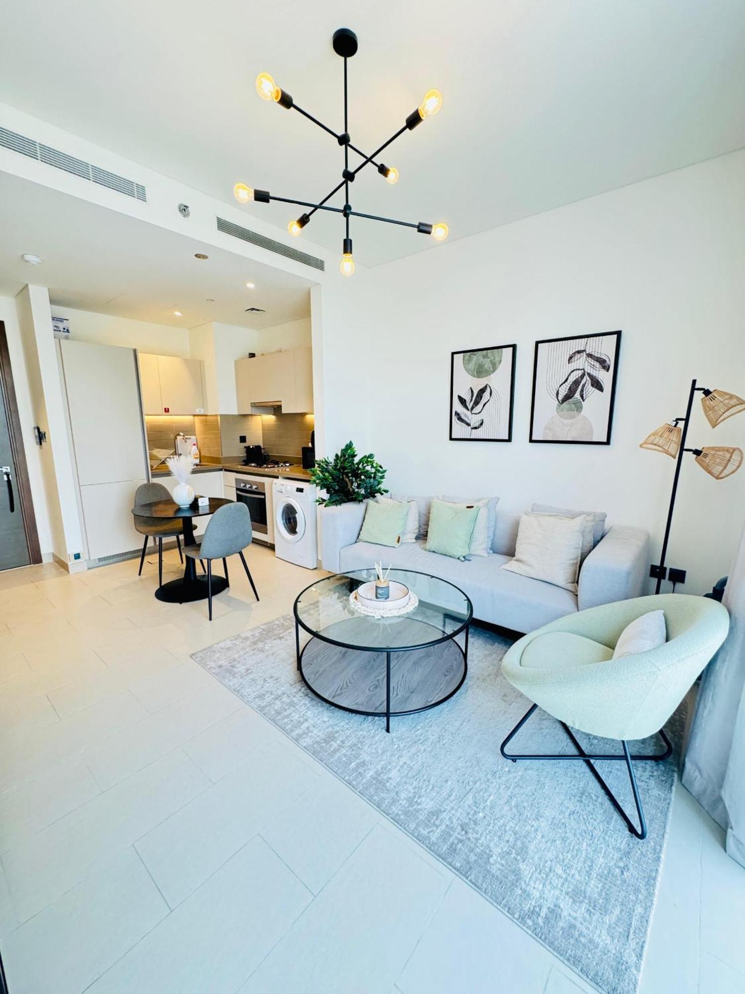 Apartment Creek Views 1 Bedroom Mins To Downtown In Sobha Creek Vistas
