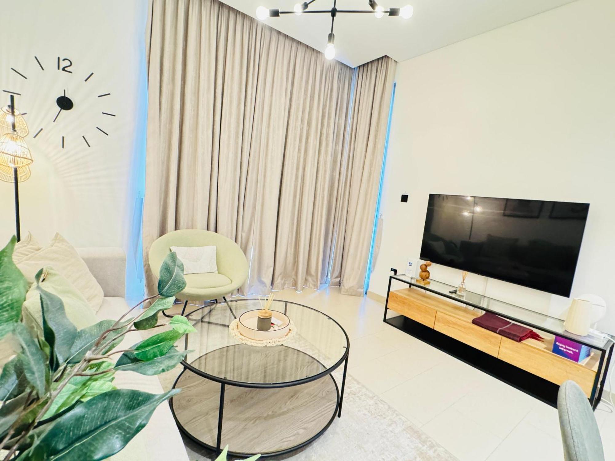Creek Views 1 Bedroom Mins To Downtown In Sobha Creek Vistas Apartment *